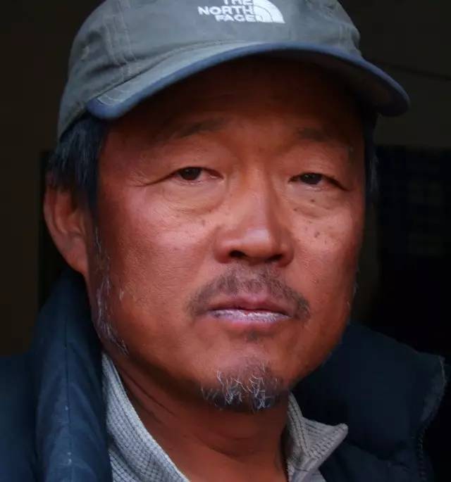 你可知这13位*疆新**人也曾登顶珠峰