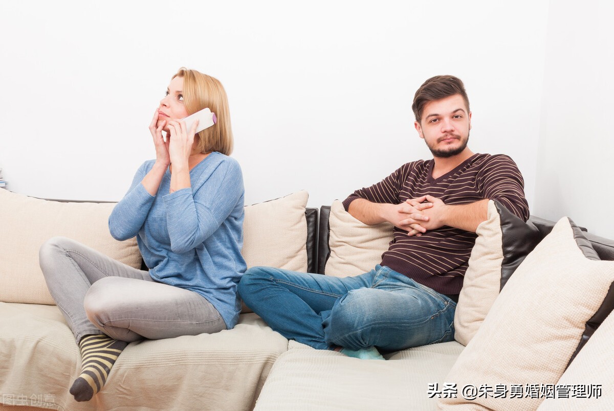 情人相信男人对她是真爱，如何打破她的幻想？妻子们转给情人看看