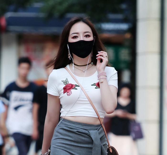 酒精消毒口罩正确做法,医用酒精消毒口罩的正确方法