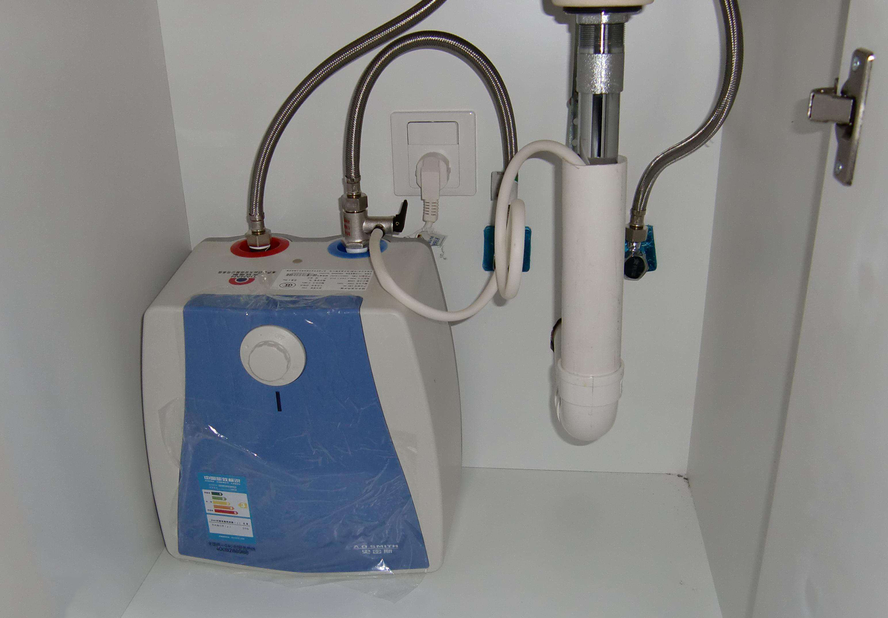 热水龙头和小厨宝哪种更实用,厨房热水器和即热水龙头哪个好用