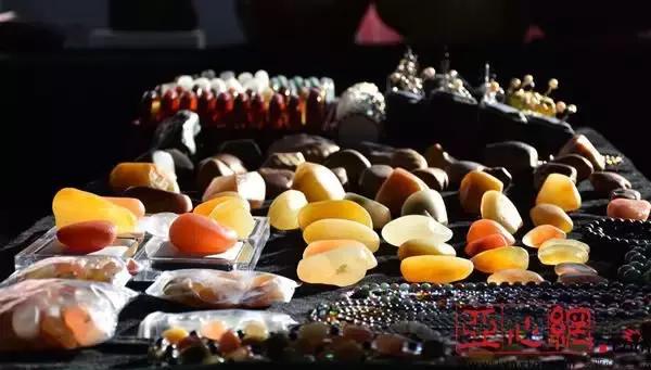 初级藏宝图挖后有什么东西,疆内捡石头攻略