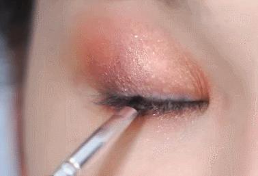 橘朵七色眼影盘33号眼影画法,港风眼影用nyx眼影盘怎么画