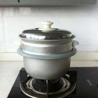 电饭锅米饭粘锅怎么清洗,电饭锅粘锅了怎么清除最快