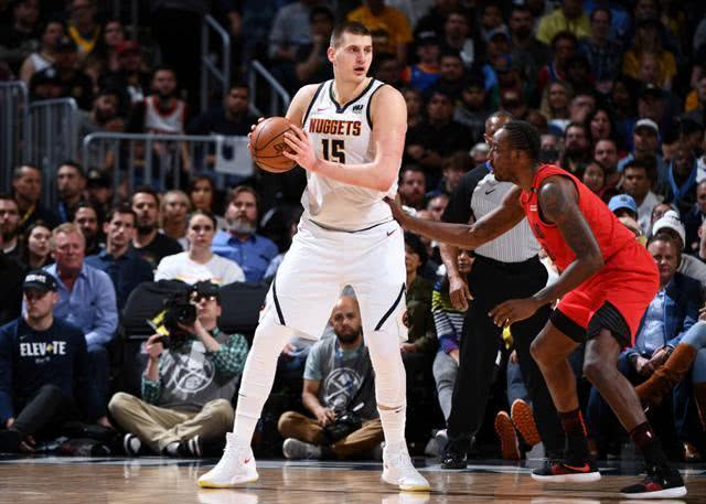 奥尼尔排nba历史前十巨星,奥尼尔评选最强运动员