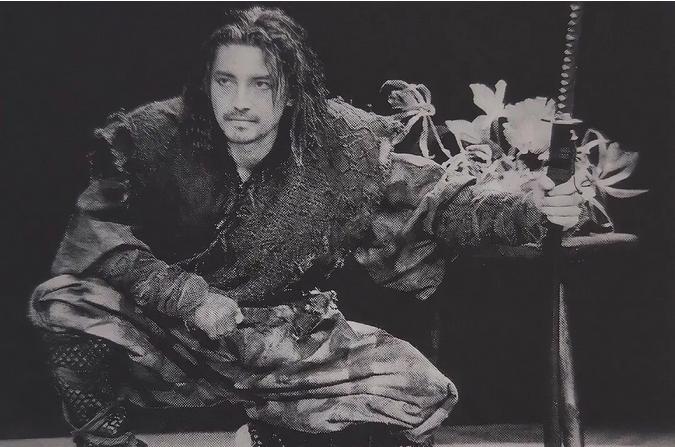 亚洲最美男子尊龙,亚洲第一美男子尊龙