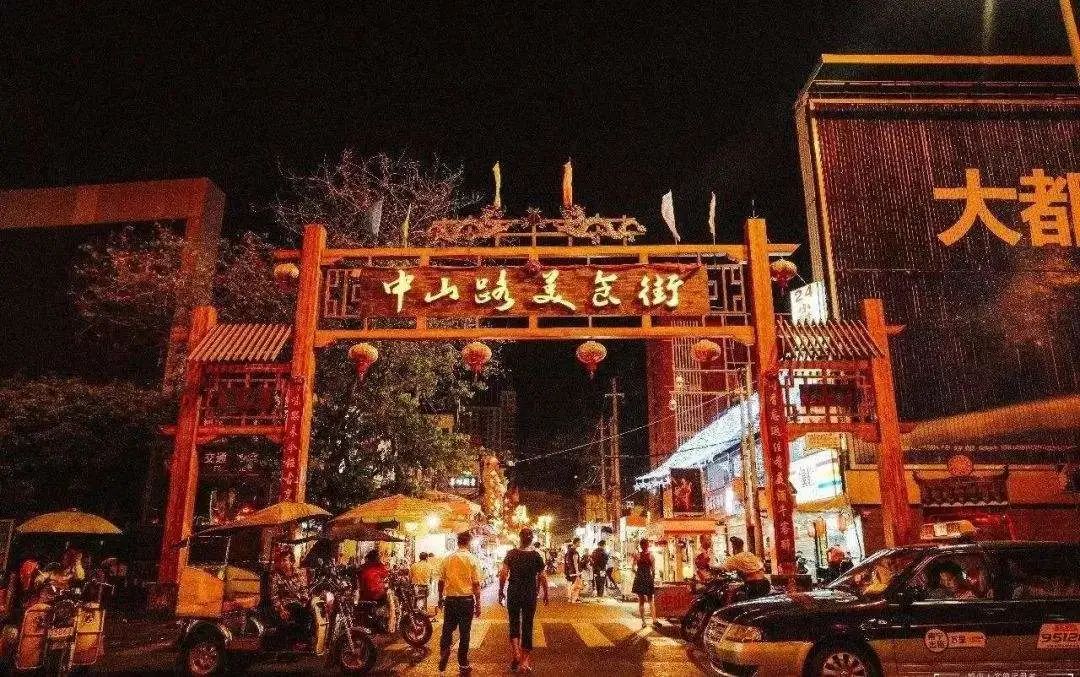 打卡本地人常去的10条美食街,长沙吃货必去的5条美食街推荐