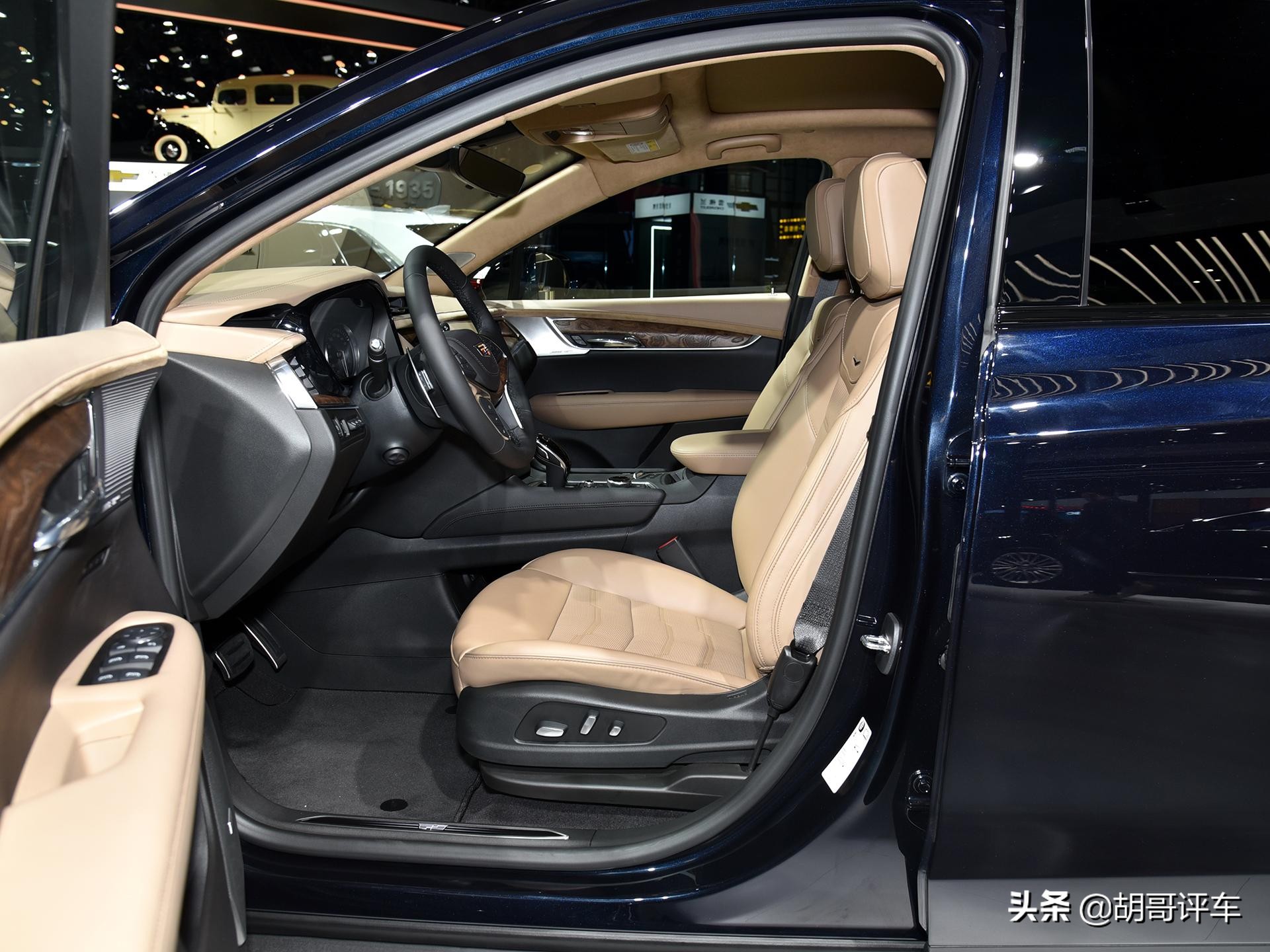 新款凯迪拉克xt5实车图曝光,奥迪q5l凯迪拉克xt5谁更值得买