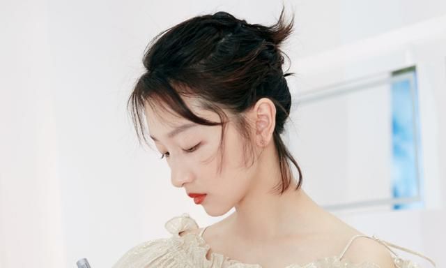 女生脸上有三个缺点会越来越好看,女孩子脸上有这3个特征