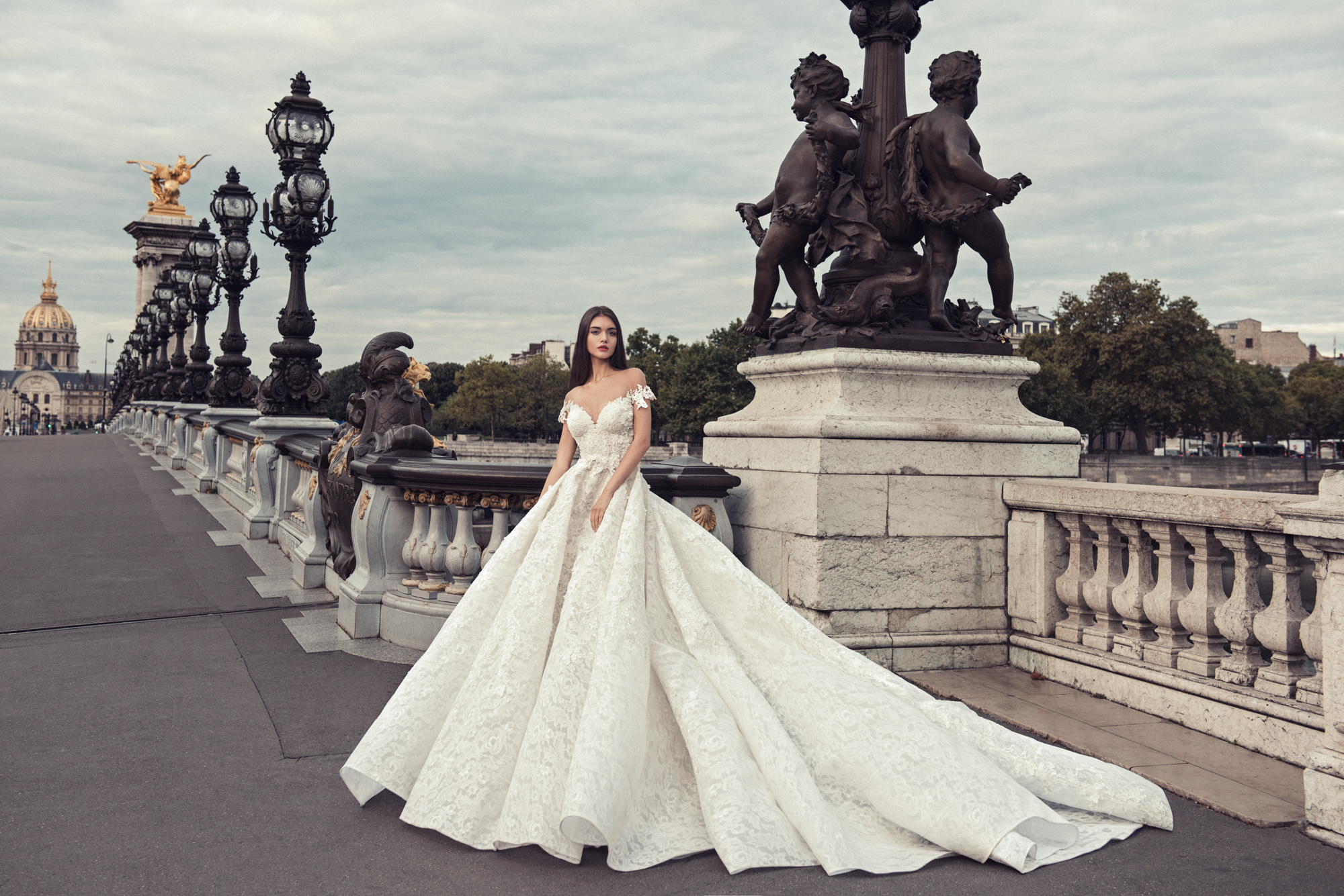 juliakontogr婚纱高定,身上有光眼里有星辰大海