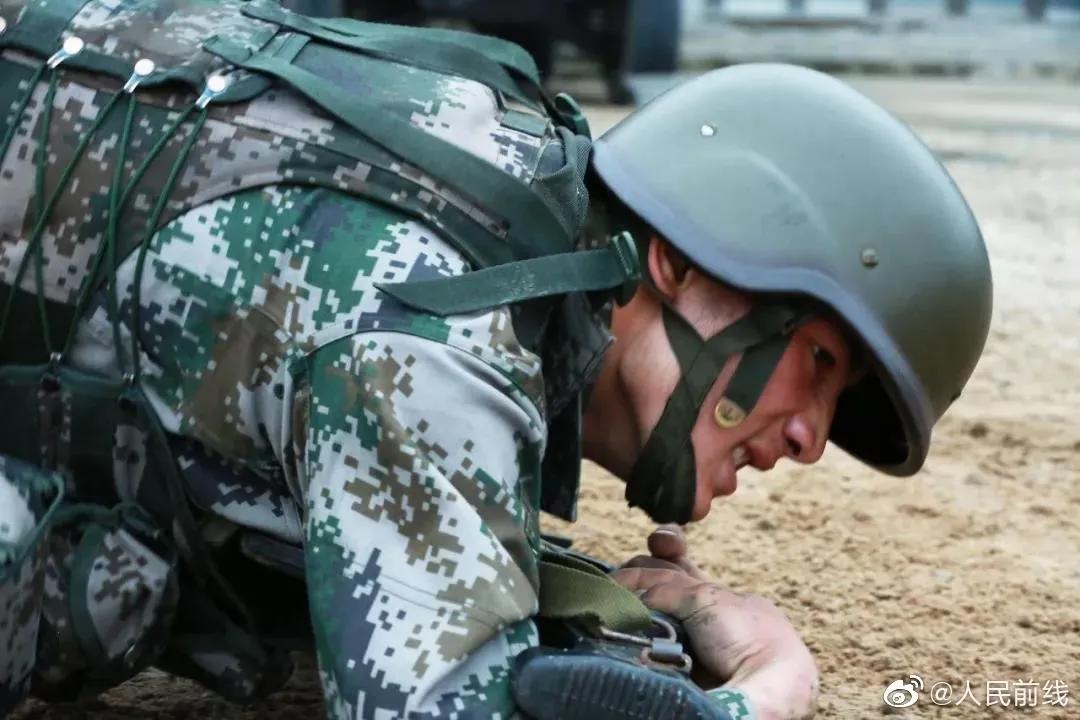 解放军购买140万套防弹衣,解放军两年内配发防弹衣