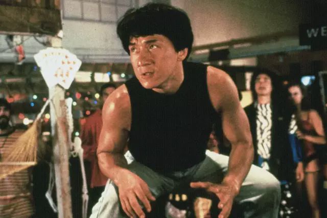 “斗战锦鲤”成龙，人生没有躺赢，只有拿命拼赢