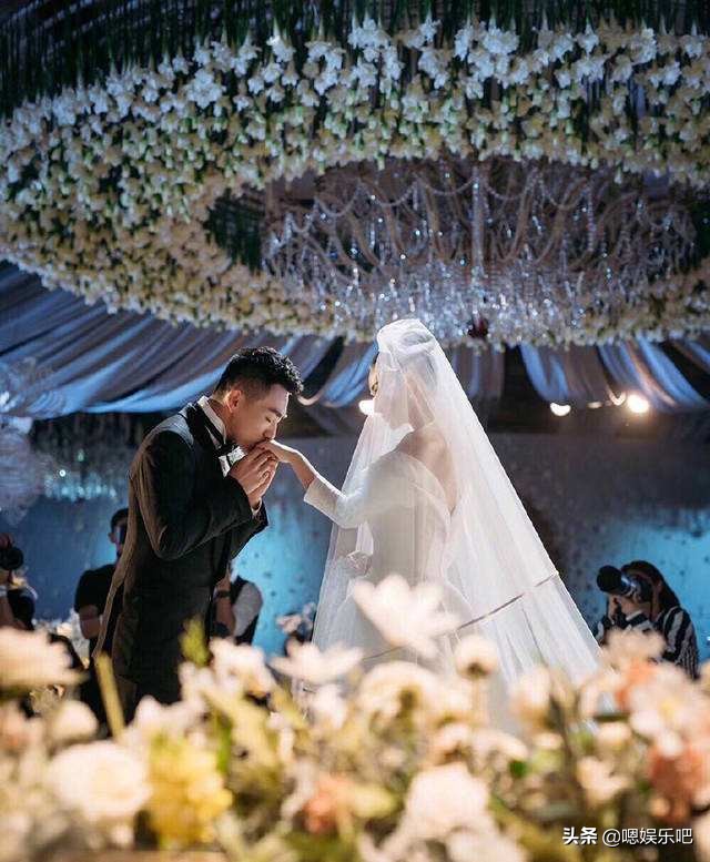 明星婚礼现场布置,张馨予婚礼现场金碧辉煌