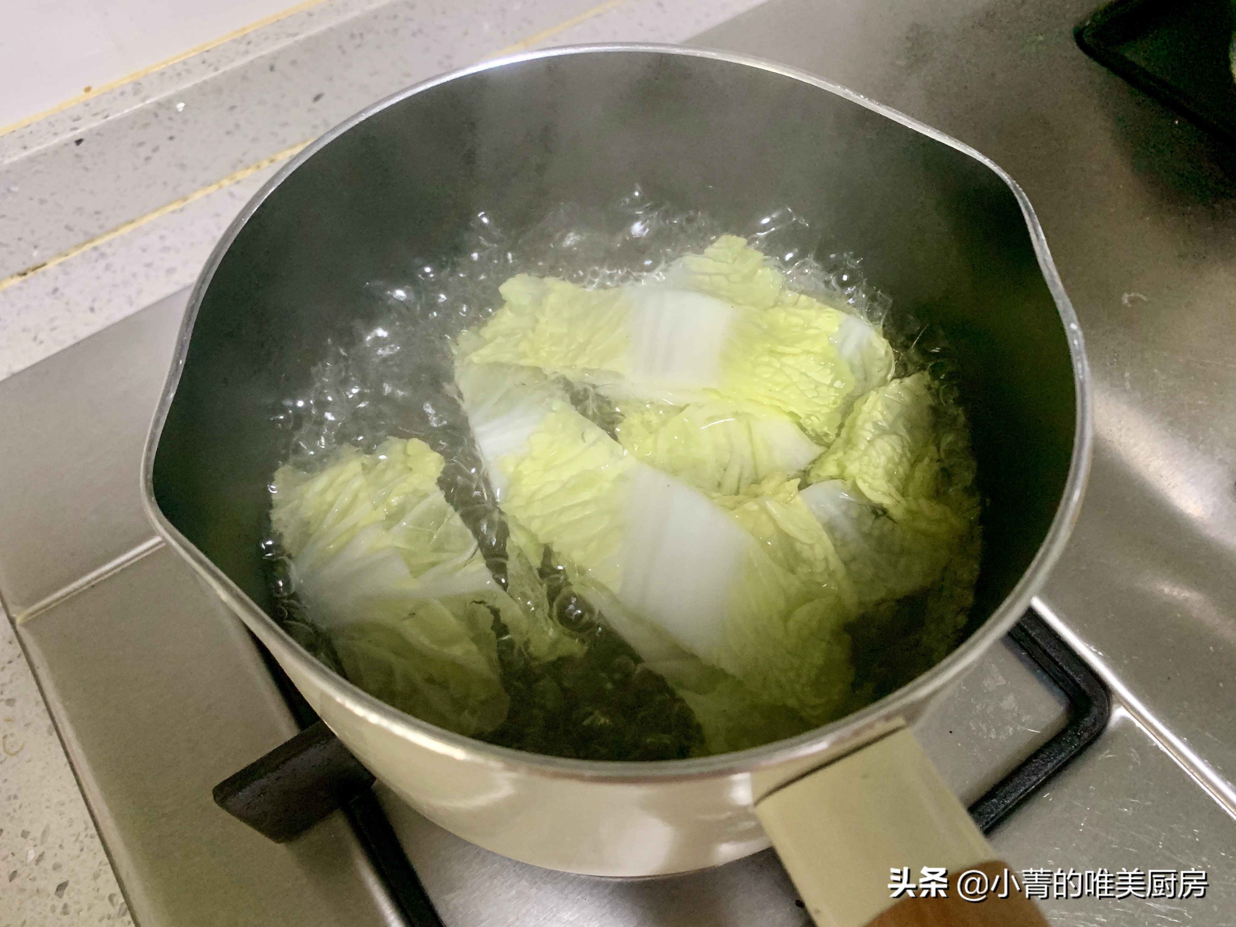 怎样做虾肉丸子又嫩又好吃,脆皮虾丸子怎样做到又嫩又滑