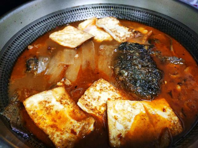 家常鱼头炖豆腐做法大全,鱼头炖豆腐的家常做法有哪些窍门