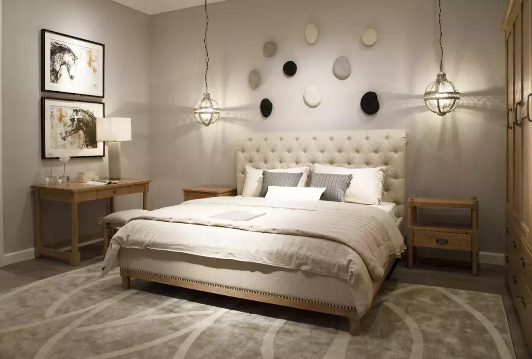 床头柜这样搭配卧室真的好美 (美洛铂格床头柜)