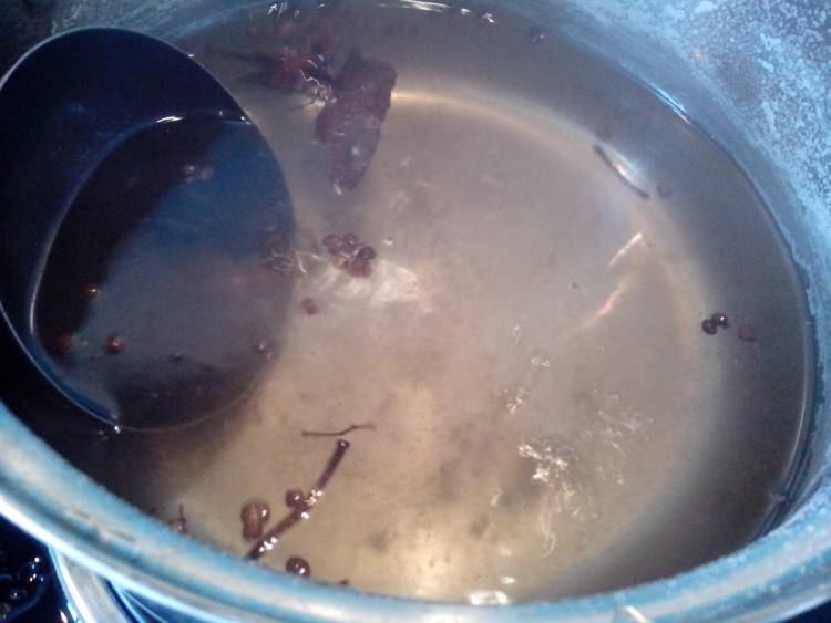 新鲜咸鸭蛋的做法大全家常菜,五香味的咸鸭蛋做法