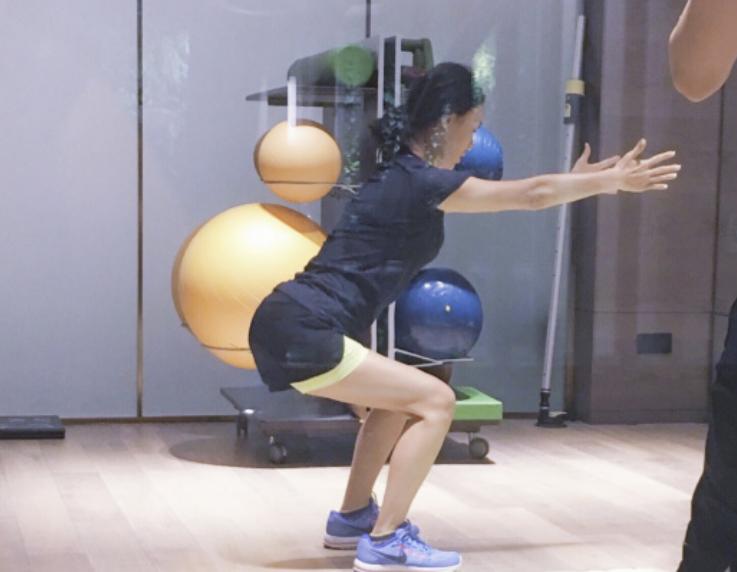 那英吃饭的场面,那英吃黄磊饭