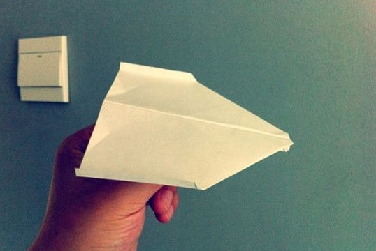 纸飞机为什么是哈口气,纸飞机哈气声音