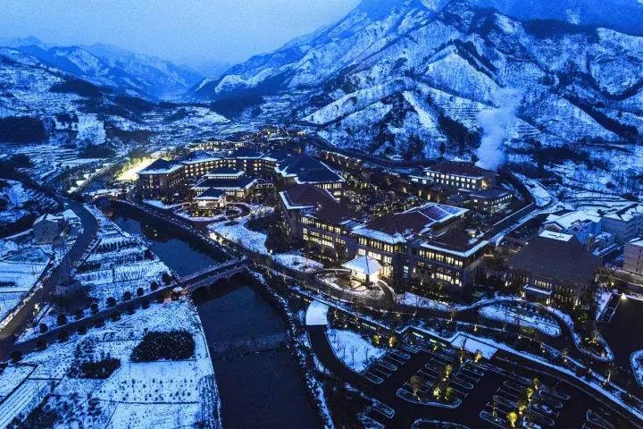 冬天真的来了！自带温泉的高颜值酒店，不用去日本，浙江就有！