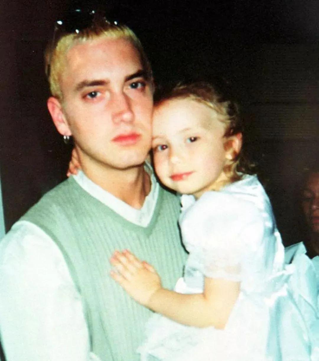 阿姆女儿照片,阿姆女儿海莉身材