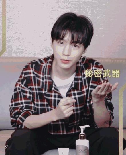 化妆品里的尿素是什么提炼的,化妆品里有尿素的成分是不是激素