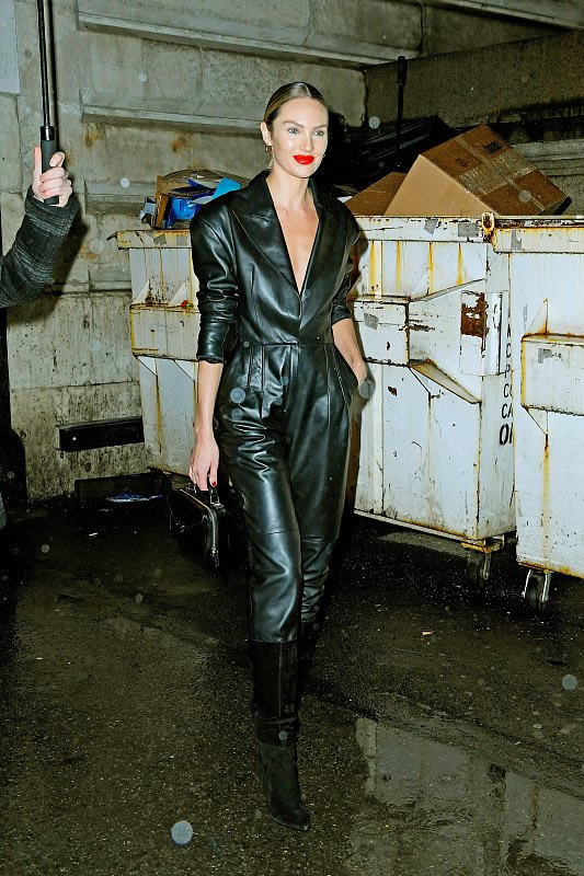 超模糖糖气质真好,连体皮裤加大红唇很霸气,蓝色礼服性感又撩人