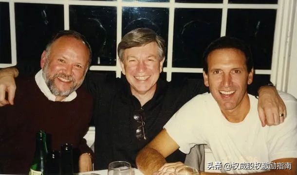 星巴克创始人的艰难时刻,星巴克创始人传奇