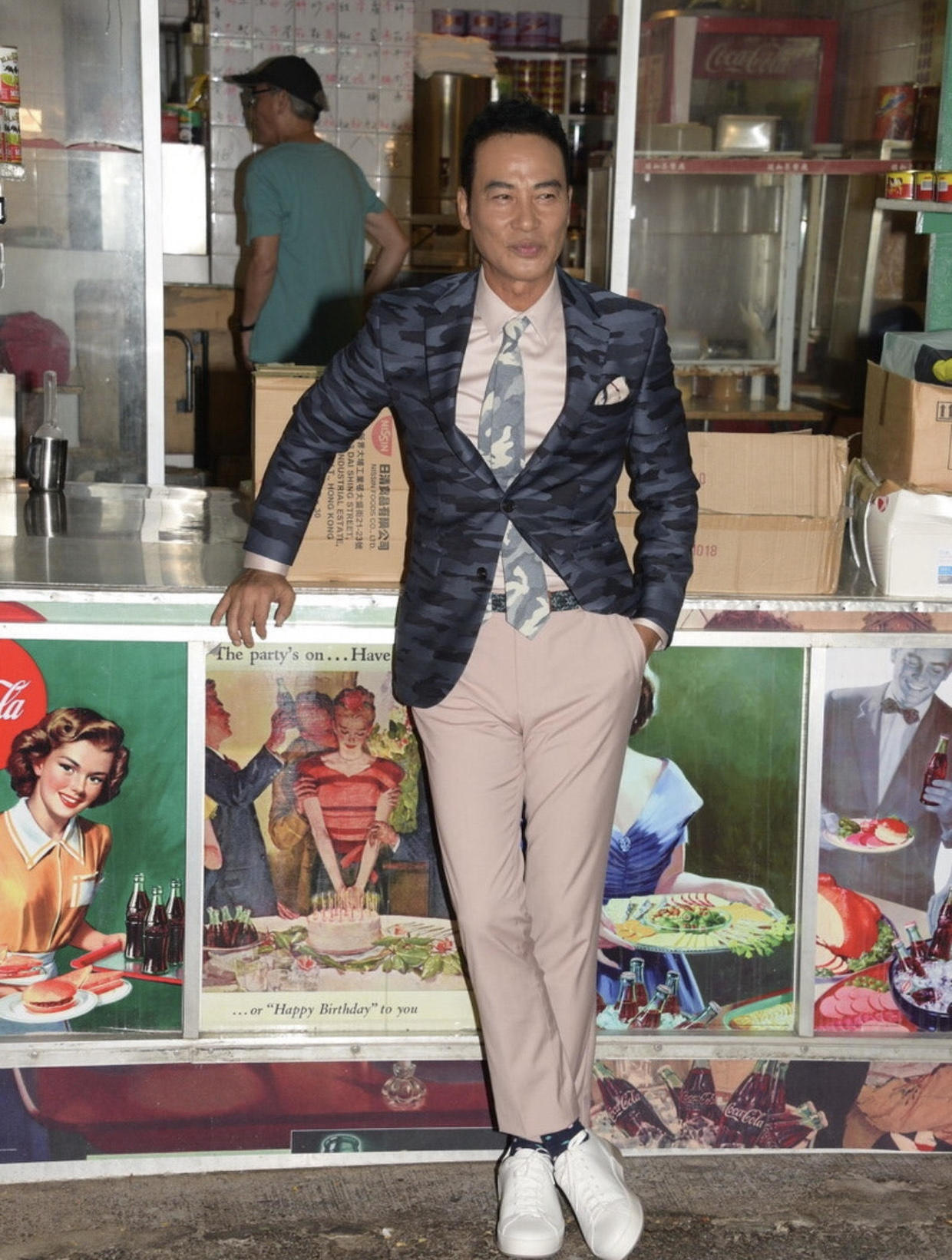 任达华穿粉紫红衣服西装,任达华穿什么颜色裤子好看