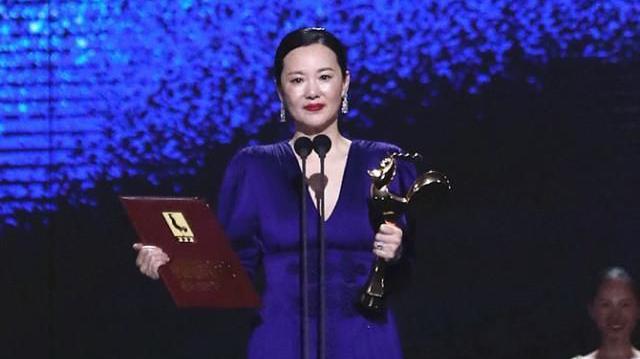 有颜有梗，有神仙同框，有好电影，金鸡奖名场面看晕了我