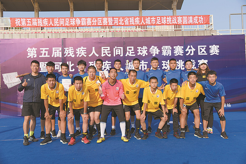 足球特色学校足球队展示,展示校园足球风采