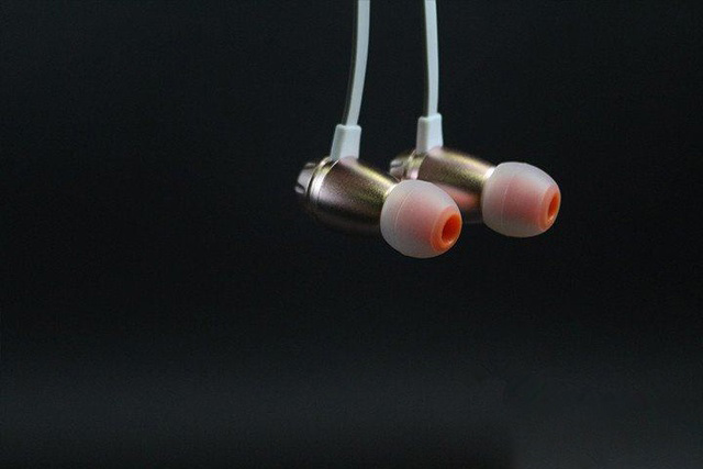 jbl半入耳耳机测评,jblt380a魅族flowbass