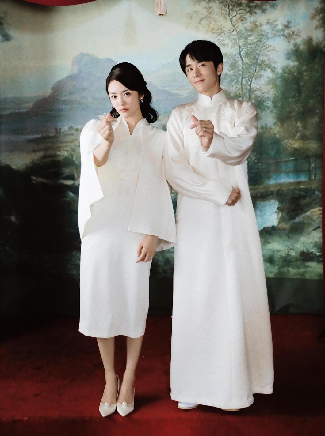 程亦治的扮演者张新成口碑,张新成穿红色西装