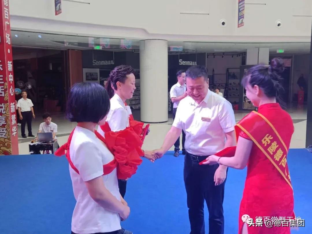 热点聚焦今日三分钟知晓天下事,热点新闻60秒今日头条怎么看