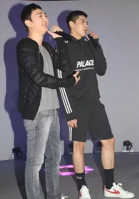 一双穿五年都不过时的鞋,穿了几年的回力鞋