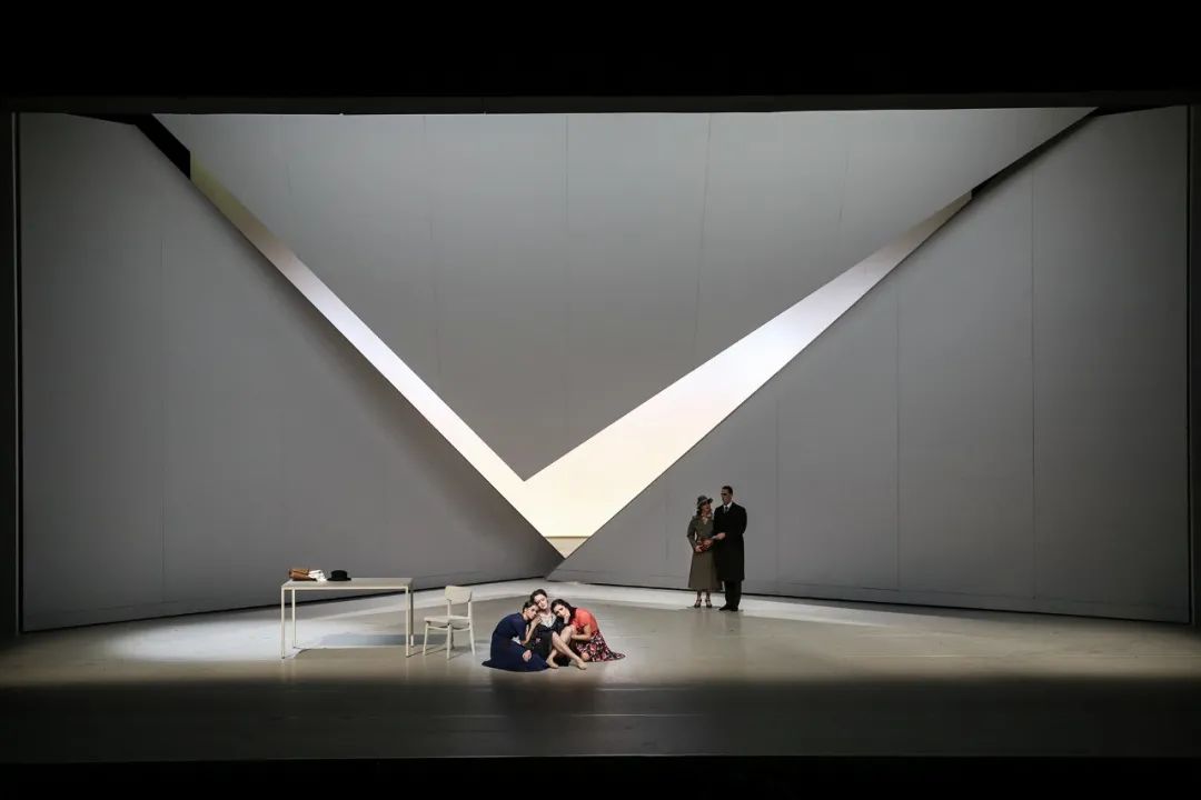 SebastianHannak/震撼心灵的舞台空间美学