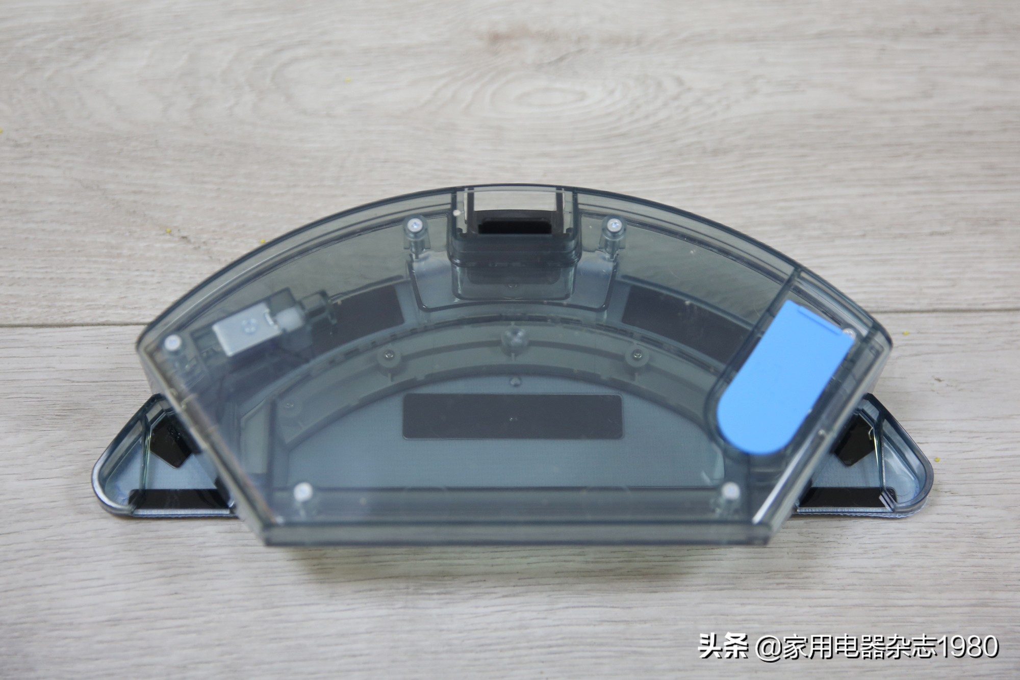 海尔t520s扫地机器人拆解,海尔扫地机器人tab-t520s怎么拆