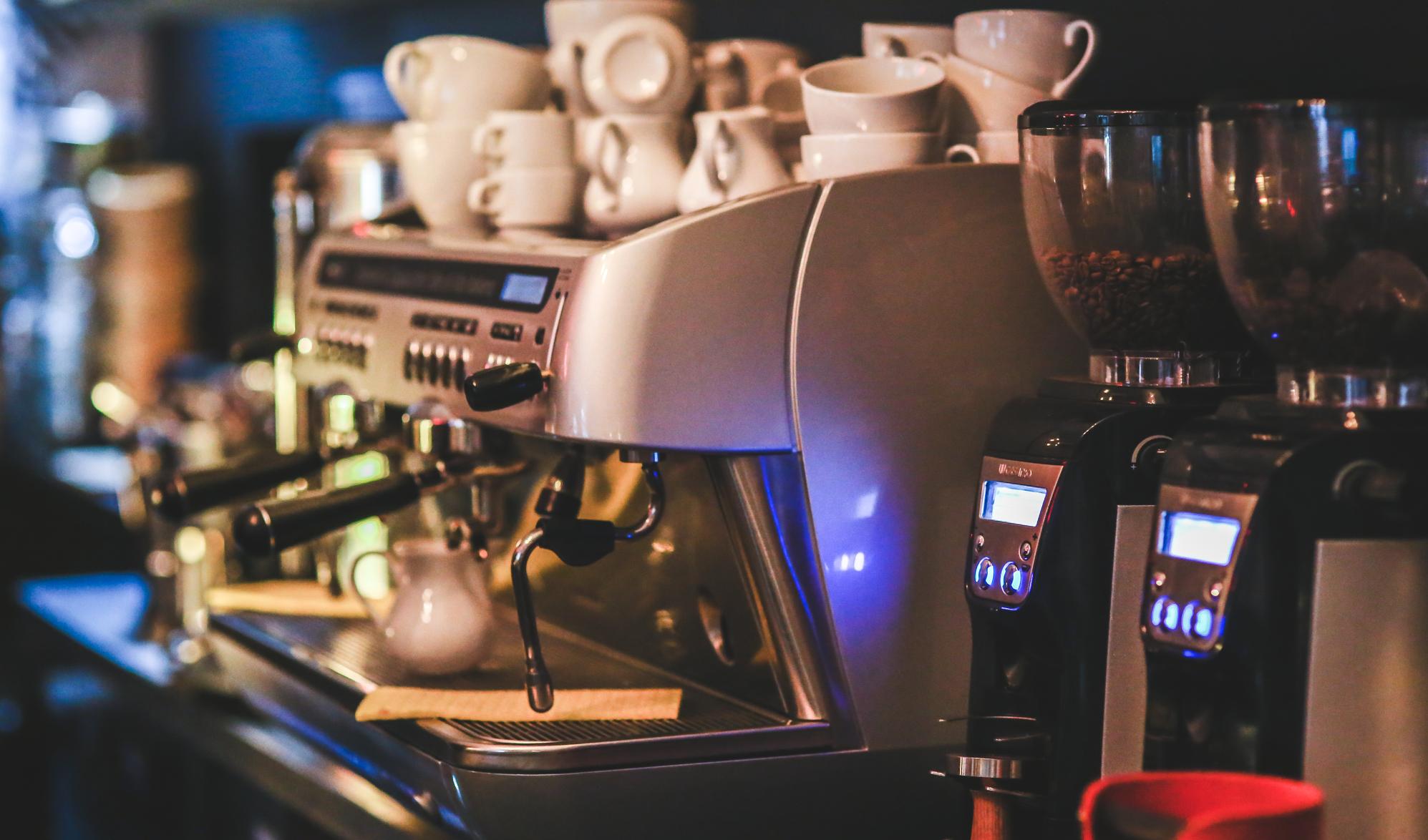 咖啡拉花用什么奶可以拉花,咖啡拉花怎么拿拉花杠