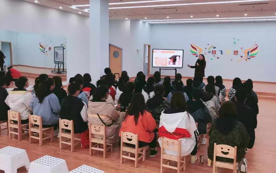 深泉学院幼教专业研学世纪昂立助力人才成长