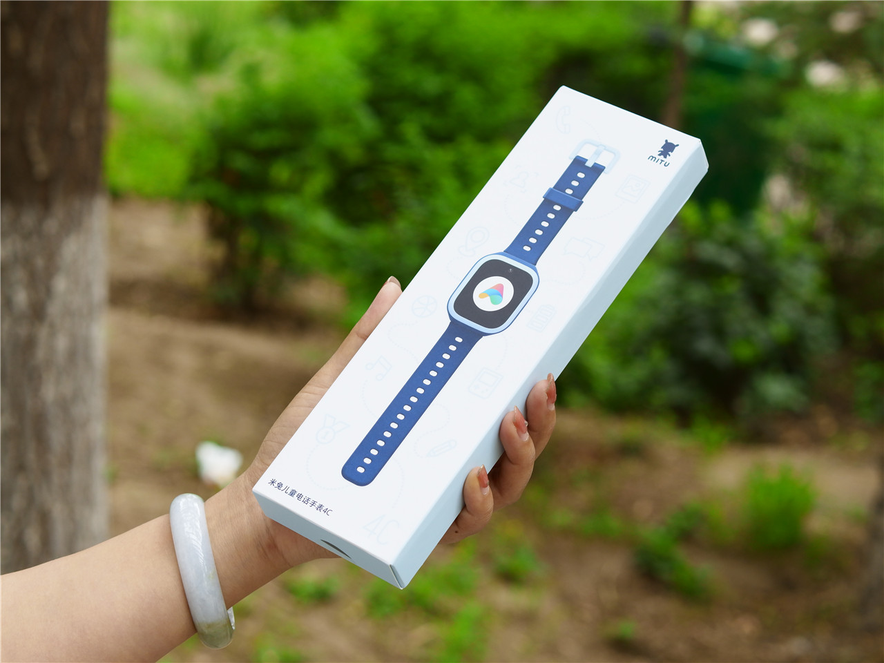 支持4G全网通米兔儿童电话手表4C八重安全定位守护更放心