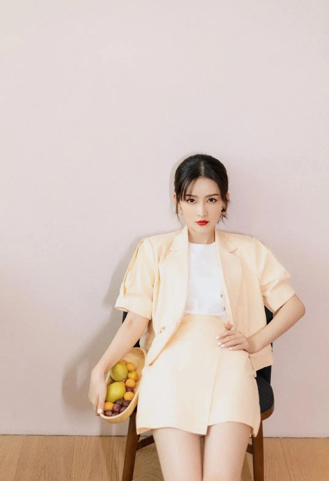 春季西装外套怎么穿出时髦感,西装外套最帅气的搭法春天必穿