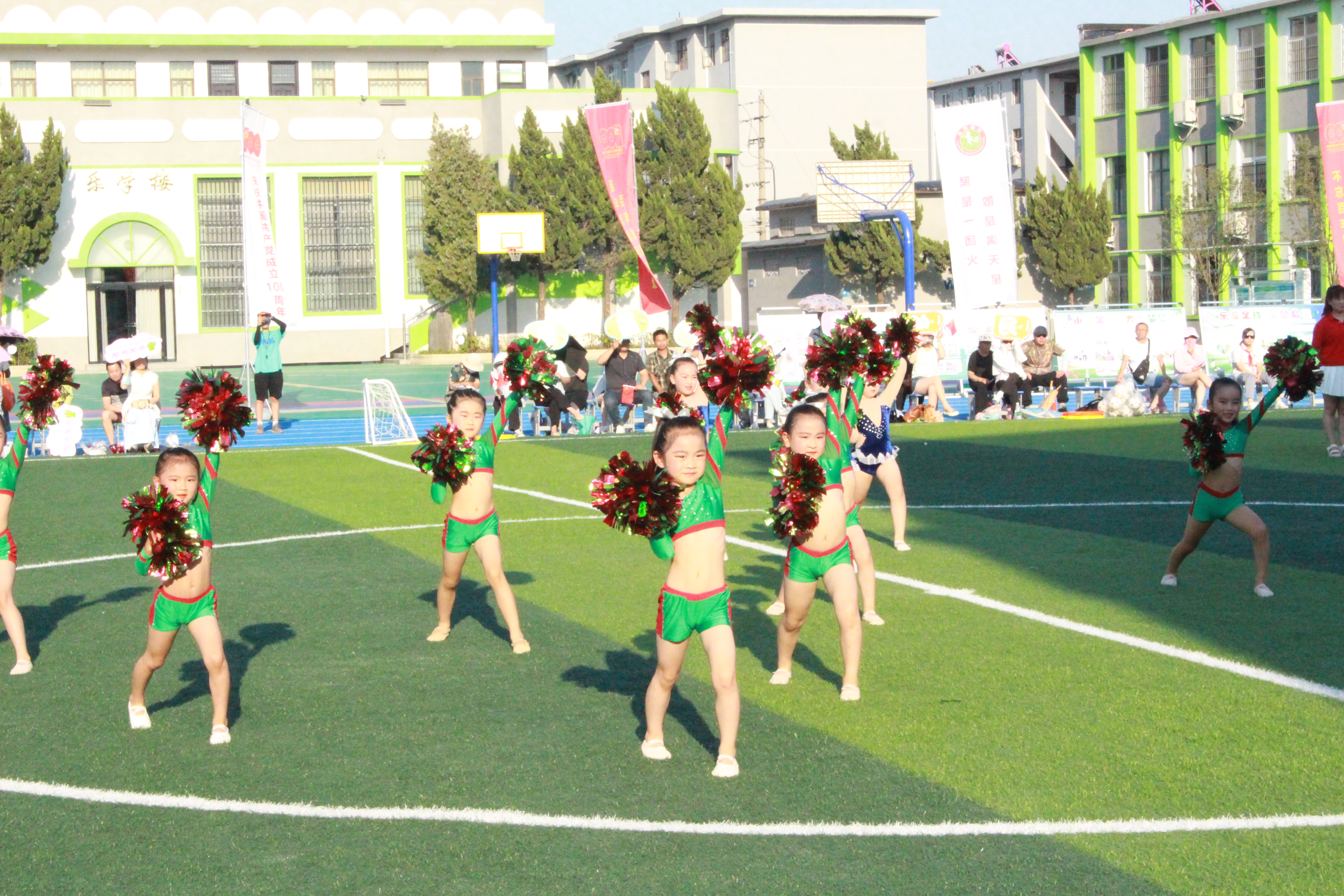 开封市红旗幼儿园参加顺河回族区幼儿趣味足球展示活动