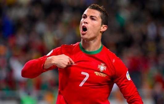 C罗32冠全纪录:国家队两冠极其重要,30岁后拿下14冠前无古人