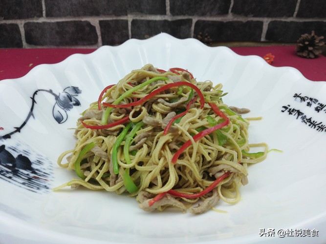 家里炒肉丝怎么不粘锅,炒肉丝如何不柴不干