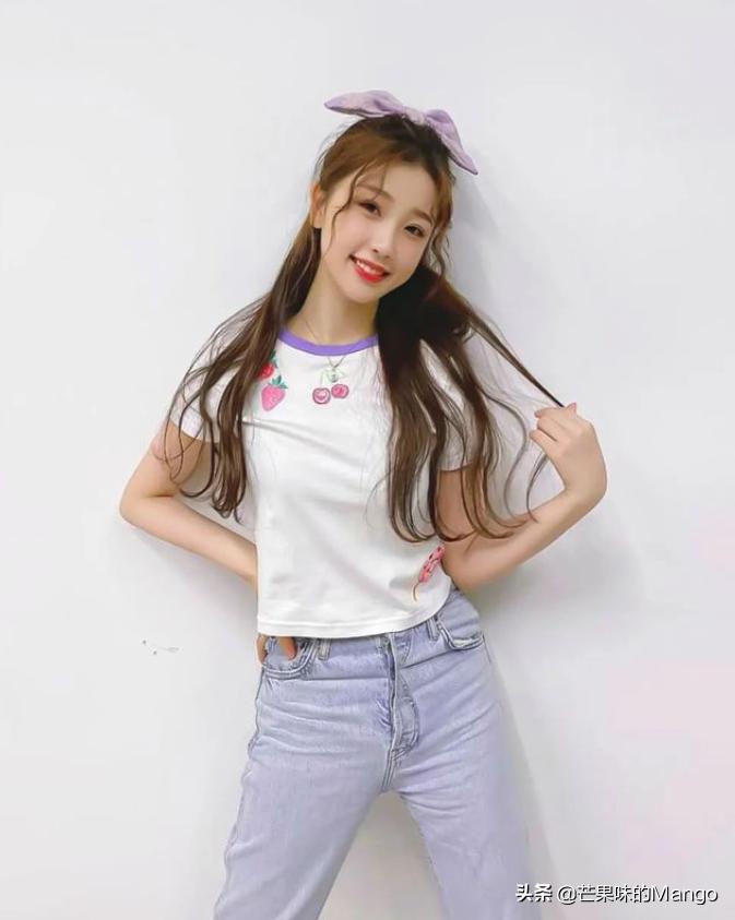 一对蝴蝶结发饰戴法女童,古风蝴蝶结发饰教程戴法幼儿