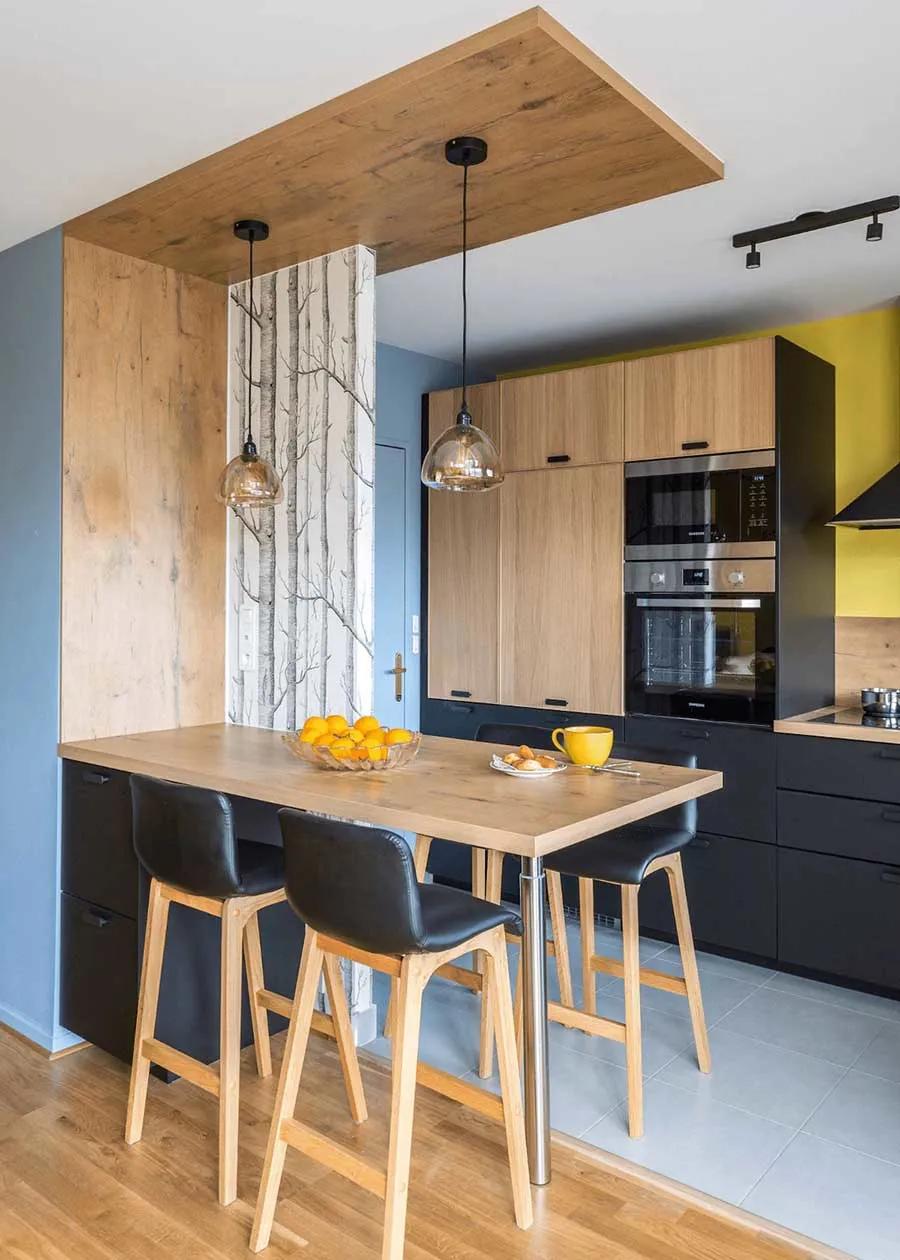 头一次见到自助餐,头一次见厨房装两个门