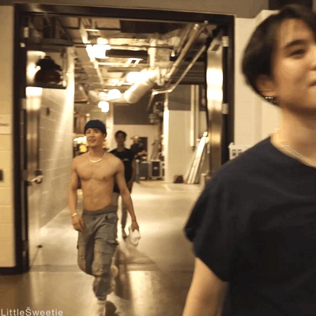 冬季流行衣服裁剪,初秋衣服裁剪图教程