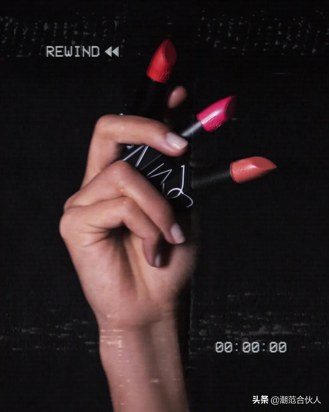 李佳琦omg这个产品也太好用了吧,李佳琦被称为美妆界的代名词