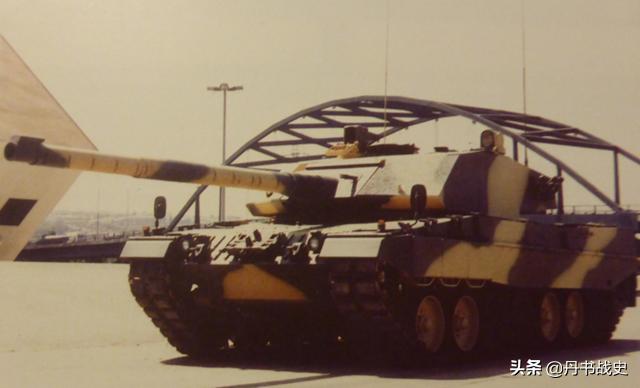 乔巴姆装甲和贫铀装甲哪个好,英国维克斯轻型坦克