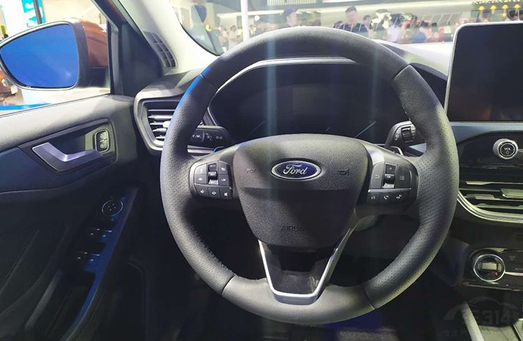 福特福克斯active评测,19年福特福克斯active顶配