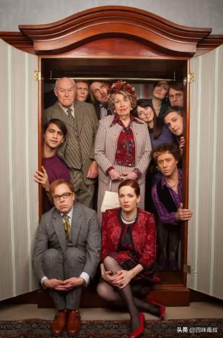 两个人在一间房里能搞出多少花样？